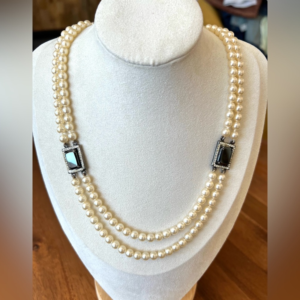 Vintage Bijou Cascio Pearl and Gem Necklace